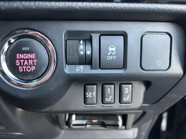 スバル レヴォーグ 1．6STIスポーツアイサイト 宮城県 2016(平28)年 6.8万km クリスタルブラックシリカ ワンオーナー/アイサイトVer3/・プリクラッシュブレーキ/・アクティブレーンキープ/・ステレオカメラ/・車線逸脱ふらつき警報/・誤発進抑制制御機能/・誤後進抑制御制機能/・全車速追従機能付クルーズコントロール/アドバンスドセイフティパッケージ/・リアビークルディテクション/・ハイビームアシスト/・サイドビューモニター/・アイサイトアシストモニター/純正SDナビ/【CD・DVD・SD・BT・フルセグTV】/バックカメラ/純正17インチAW/横滑り防止機能/前席パワーシート・シートヒーター/運転席メモリーシート/レザーシート/パドルシフト/SI-Drive/電動格納ミラー/ウィンカーミラー/オートライト/LEDヘッドライト/フォグライト/LEDデイライト/プッシュスタート/スマートキー/スペアキー/ETC/新車保証書/取扱説明書キャプテンシート