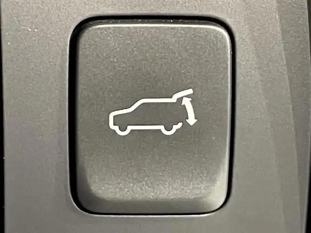 マツダ ＣＸ－８ XD ブラックトーンエディション 愛知県 2022(令4)年 3万km ディープクリスタルブルーマイカ 純正10.25インチナビ/アラウンドビューモニター/レーダークルーズコントロール/シートヒーター/LEDヘッドライト/ワイヤレス充電/ブラインドスポットモニター/ステアリングヒーター/パワーシート/電動リアゲート/フルセグTV/Bluetooth/コーナーセンサー/レーンキープアシスト/オートハイビーム/Carplay/プッシュスタート/USB接続/スマートキー/アイドリングストップ/ミュージックプレイヤー接続/純正アルミホイール/オートライト/ヘッドアップディスプレイ/禁煙車/ディーゼル/ターボ/4WD/特別仕様車/ウィンカーミラー/電動格納ミラー/フォグランプ/Wエアコン/電動パーキングブレーキ/オートブレーキホールド/ステアリングリモコン/速度標識警報/ドライバー・アテンション・アラート