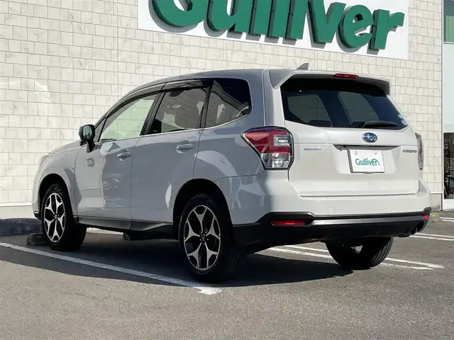 スバル フォレスター S－リミテッド 宮崎県 2016(平28)年 8.7万km クリスタルホワイトP ワンオーナー/純正ナビ「CN-LR710D」/(AM.FM.Bluetooth.DVD.CD)/バックカメラ/ETC/4WD/レーダークルーズコントロール/パドルシフト/パワーバックドア/パワーシート/シートヒーター/オートライト/オートマチックハイビーム/電格ミラー/衝突軽減ブレーキ/レーンキープアシスト/スマートキー/スペアーキー