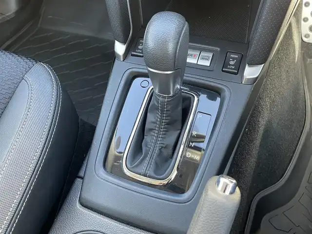 スバル フォレスター S－リミテッド 宮崎県 2016(平28)年 8.7万km クリスタルホワイトP ワンオーナー/純正ナビ「CN-LR710D」/(AM.FM.Bluetooth.DVD.CD)/バックカメラ/ETC/4WD/レーダークルーズコントロール/パドルシフト/パワーバックドア/パワーシート/シートヒーター/オートライト/オートマチックハイビーム/電格ミラー/衝突軽減ブレーキ/レーンキープアシスト/スマートキー/スペアーキー