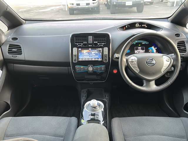 日産 リーフ X サンクスエディション 愛知県 2016(平28)年 1.7万km ブリリアントホワイトパール ワンオーナー/純正ナビ/フルセグTV・Bluetooth・USB・DVD・CD・FM・AM/バックカメラ/ステアリングヒーター/純正スポイラー(フロント・リア)/純正プロテクター(フロント・サイドシル・コーナー)/シートヒーター/充電コネクタロックスイッチ/即充電スイッチ/クルーズコントロール/LEDヘッドライト(オートライト)/フォグランプ/ビルトインETC/スマートキー/プッシュスタート/充電ケーブル車内積み込み/純正フロアマット/純正ドアバイザー/保証書/取扱説明書/ディーラー整備記録簿（H29.R1.R3.R5）/スペアキー