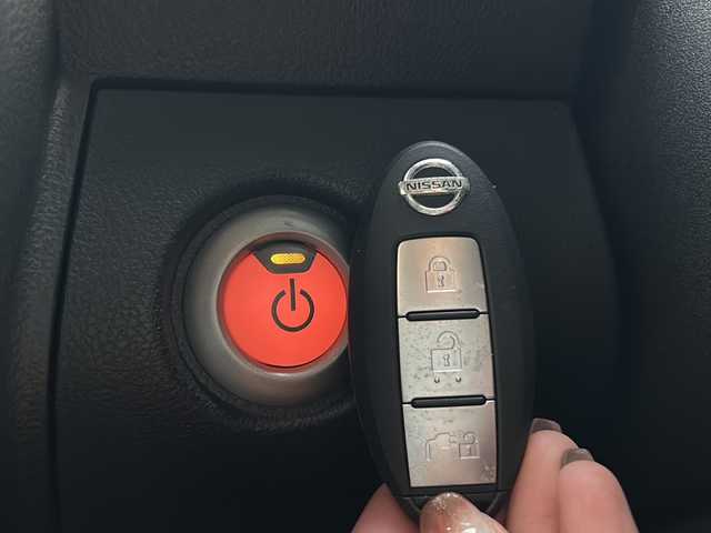 日産 リーフ X サンクスエディション 愛知県 2016(平28)年 1.7万km ブリリアントホワイトパール ワンオーナー/純正ナビ/フルセグTV・Bluetooth・USB・DVD・CD・FM・AM/バックカメラ/ステアリングヒーター/純正スポイラー(フロント・リア)/純正プロテクター(フロント・サイドシル・コーナー)/シートヒーター/充電コネクタロックスイッチ/即充電スイッチ/クルーズコントロール/LEDヘッドライト(オートライト)/フォグランプ/ビルトインETC/スマートキー/プッシュスタート/充電ケーブル車内積み込み/純正フロアマット/純正ドアバイザー/保証書/取扱説明書/ディーラー整備記録簿（H29.R1.R3.R5）/スペアキー