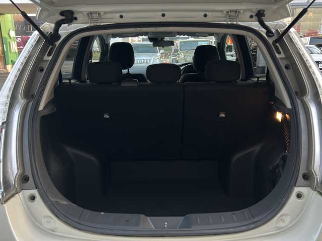 日産 リーフ X サンクスエディション 愛知県 2016(平28)年 1.7万km ブリリアントホワイトパール ワンオーナー/純正ナビ/フルセグTV・Bluetooth・USB・DVD・CD・FM・AM/バックカメラ/ステアリングヒーター/純正スポイラー(フロント・リア)/純正プロテクター(フロント・サイドシル・コーナー)/シートヒーター/充電コネクタロックスイッチ/即充電スイッチ/クルーズコントロール/LEDヘッドライト(オートライト)/フォグランプ/ビルトインETC/スマートキー/プッシュスタート/充電ケーブル車内積み込み/純正フロアマット/純正ドアバイザー/保証書/取扱説明書/ディーラー整備記録簿（H29.R1.R3.R5）/スペアキー