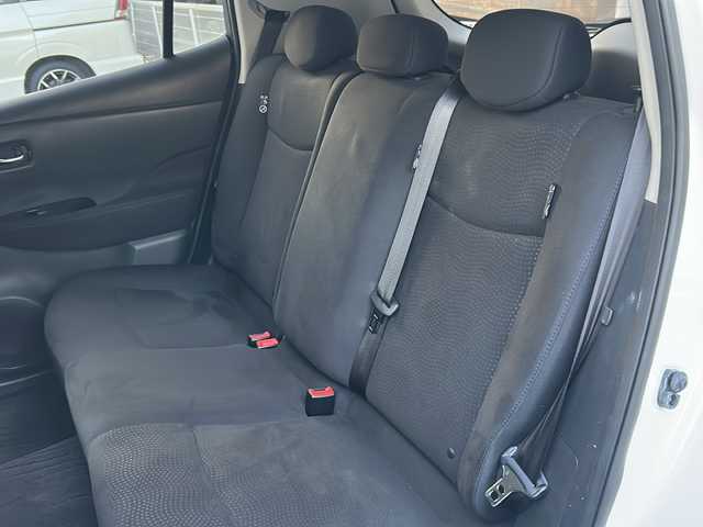 日産 リーフ X サンクスエディション 愛知県 2016(平28)年 1.7万km ブリリアントホワイトパール ワンオーナー/純正ナビ/フルセグTV・Bluetooth・USB・DVD・CD・FM・AM/バックカメラ/ステアリングヒーター/純正スポイラー(フロント・リア)/純正プロテクター(フロント・サイドシル・コーナー)/シートヒーター/充電コネクタロックスイッチ/即充電スイッチ/クルーズコントロール/LEDヘッドライト(オートライト)/フォグランプ/ビルトインETC/スマートキー/プッシュスタート/充電ケーブル車内積み込み/純正フロアマット/純正ドアバイザー/保証書/取扱説明書/ディーラー整備記録簿（H29.R1.R3.R5）/スペアキー