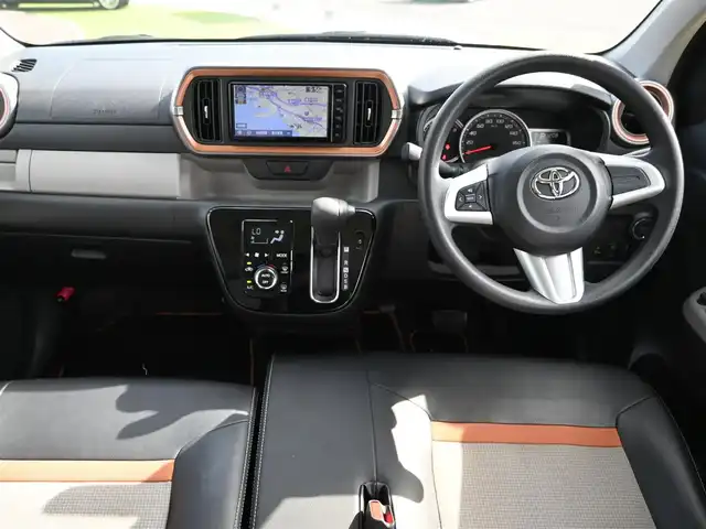 トヨタ パッソ モーダ　チャーム 千葉県 2020(令2)年 1.8万km ブラックマイカメタリック/パウダリーベージュメタリック 2トーン 165/65R14/スマートアシストIII/エコアイドル/純正SDナビ/地デジTV/【DVD/CD再生機能　Bluetooth接続】/パノラマモニター/ドライブレコーダー/ステアリングスイッチ/ETC/LEDヘッドライト/ウインカーミラー/コーナーセンサー/キーフリーシステム