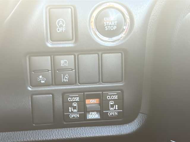 トヨタ ヴォクシー ZS 煌Ⅱ 埼玉県 2020(令2)年 5.9万km ホワイトパールクリスタルシャイン 社外ナビ (Panasonic)/(AM/FM/SD/iPod/USB/Bluetooth/ブルーレイ/HDMI)/バックカメラ /ETC /ドラレコ/ワンオーナー　/両側パワースライドドア　/スマートキー　/スペアキー1本 /イモビライザー　/フリップダウンモニター　(pioneer TUM-FW1300)/ステアリングスイッチ　/クルコン　/レーンキープアシスト　/プリクラッシュセーフティー/純正フロア/プッシュスタート/アイドリングストップ/LEDライト/電格ミラー/TRC/サンシェード/オートライト/オートハイビーム/3列シート/純正AW16インチ/ABS/サンシェード/保証書/取扱説明書