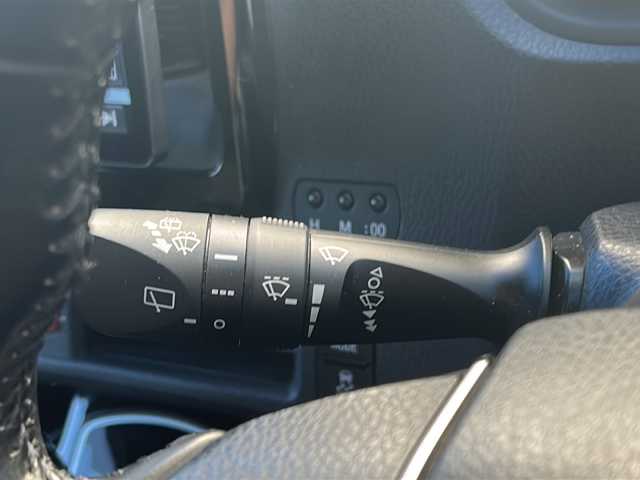 トヨタ ヴォクシー ZS 煌Ⅱ 埼玉県 2020(令2)年 5.9万km ホワイトパールクリスタルシャイン 社外ナビ (Panasonic)/(AM/FM/SD/iPod/USB/Bluetooth/ブルーレイ/HDMI)/バックカメラ /ETC /ドラレコ/ワンオーナー　/両側パワースライドドア　/スマートキー　/スペアキー1本 /イモビライザー　/フリップダウンモニター　(pioneer TUM-FW1300)/ステアリングスイッチ　/クルコン　/レーンキープアシスト　/プリクラッシュセーフティー/純正フロア/プッシュスタート/アイドリングストップ/LEDライト/電格ミラー/TRC/サンシェード/オートライト/オートハイビーム/3列シート/純正AW16インチ/ABS/サンシェード/保証書/取扱説明書