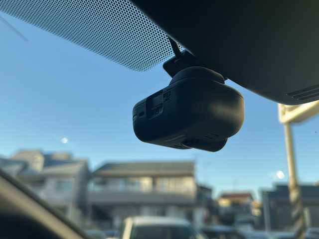 トヨタ ヴォクシー ZS 煌Ⅱ 埼玉県 2020(令2)年 5.9万km ホワイトパールクリスタルシャイン 社外ナビ (Panasonic)/(AM/FM/SD/iPod/USB/Bluetooth/ブルーレイ/HDMI)/バックカメラ /ETC /ドラレコ/ワンオーナー　/両側パワースライドドア　/スマートキー　/スペアキー1本 /イモビライザー　/フリップダウンモニター　(pioneer TUM-FW1300)/ステアリングスイッチ　/クルコン　/レーンキープアシスト　/プリクラッシュセーフティー/純正フロア/プッシュスタート/アイドリングストップ/LEDライト/電格ミラー/TRC/サンシェード/オートライト/オートハイビーム/3列シート/純正AW16インチ/ABS/サンシェード/保証書/取扱説明書