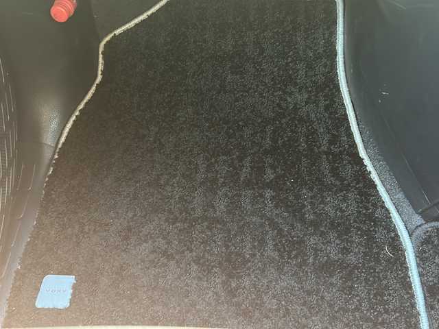 トヨタ ヴォクシー ZS 煌Ⅱ 埼玉県 2020(令2)年 5.9万km ホワイトパールクリスタルシャイン 社外ナビ (Panasonic)/(AM/FM/SD/iPod/USB/Bluetooth/ブルーレイ/HDMI)/バックカメラ /ETC /ドラレコ/ワンオーナー　/両側パワースライドドア　/スマートキー　/スペアキー1本 /イモビライザー　/フリップダウンモニター　(pioneer TUM-FW1300)/ステアリングスイッチ　/クルコン　/レーンキープアシスト　/プリクラッシュセーフティー/純正フロア/プッシュスタート/アイドリングストップ/LEDライト/電格ミラー/TRC/サンシェード/オートライト/オートハイビーム/3列シート/純正AW16インチ/ABS/サンシェード/保証書/取扱説明書