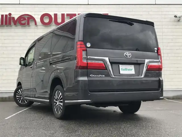 トヨタ グランエース G 富山県 2020(令2)年 2.2万km グレーメタリック 純正8型ディスプレイオーディオ/フルセグTV/両側パワースライドドア/パノラミックビューモニター/ドライブレコーダー/純正12型後席ディスプレイ/レーダークルーズコントロール/クリアランスソナー/セーフティセンス/・衝突被害軽減ブレーキ/・車線逸脱防止支援/・オートマチックハイビーム/・標識認識/ブラインドスポットモニター/デジタルインナーミラー/LEDヘッドランプ/デュアルオートエアコン/木目調/革巻きコンビステアリング/純正OPブラック革シート/前席パワーシート/シートヒーター/2列目エグゼクティブパワーシート/2列目パワーリクライニング/オットマン/2列目シートヒーター/3列目リラックスキャプテンシート/純正17インチアルミホイール/スマートキー/プッシュエンジンスタート/禁煙車