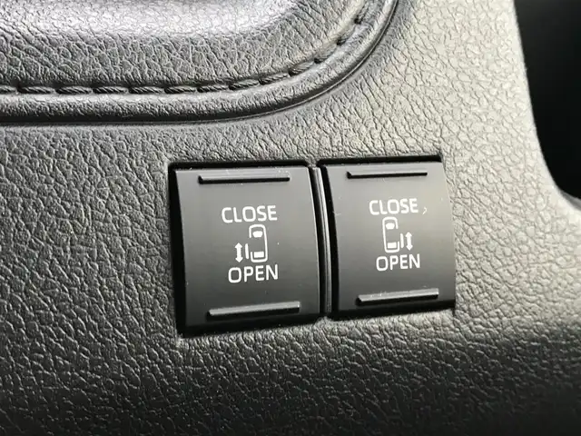 トヨタ グランエース G 富山県 2020(令2)年 2.2万km グレーメタリック 純正8型ディスプレイオーディオ/フルセグTV/両側パワースライドドア/パノラミックビューモニター/ドライブレコーダー/純正12型後席ディスプレイ/レーダークルーズコントロール/クリアランスソナー/セーフティセンス/・衝突被害軽減ブレーキ/・車線逸脱防止支援/・オートマチックハイビーム/・標識認識/ブラインドスポットモニター/デジタルインナーミラー/LEDヘッドランプ/デュアルオートエアコン/木目調/革巻きコンビステアリング/純正OPブラック革シート/前席パワーシート/シートヒーター/2列目エグゼクティブパワーシート/2列目パワーリクライニング/オットマン/2列目シートヒーター/3列目リラックスキャプテンシート/純正17インチアルミホイール/スマートキー/プッシュエンジンスタート/禁煙車