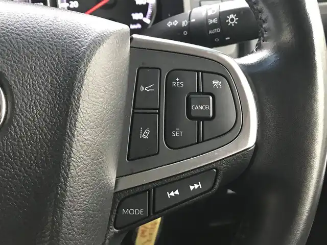 トヨタ グランエース G 富山県 2020(令2)年 2.2万km グレーメタリック 純正8型ディスプレイオーディオ/フルセグTV/両側パワースライドドア/パノラミックビューモニター/ドライブレコーダー/純正12型後席ディスプレイ/レーダークルーズコントロール/クリアランスソナー/セーフティセンス/・衝突被害軽減ブレーキ/・車線逸脱防止支援/・オートマチックハイビーム/・標識認識/ブラインドスポットモニター/デジタルインナーミラー/LEDヘッドランプ/デュアルオートエアコン/木目調/革巻きコンビステアリング/純正OPブラック革シート/前席パワーシート/シートヒーター/2列目エグゼクティブパワーシート/2列目パワーリクライニング/オットマン/2列目シートヒーター/3列目リラックスキャプテンシート/純正17インチアルミホイール/スマートキー/プッシュエンジンスタート/禁煙車