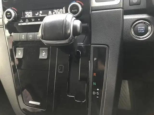 トヨタ グランエース G 富山県 2020(令2)年 2.2万km グレーメタリック 純正8型ディスプレイオーディオ/フルセグTV/両側パワースライドドア/パノラミックビューモニター/ドライブレコーダー/純正12型後席ディスプレイ/レーダークルーズコントロール/クリアランスソナー/セーフティセンス/・衝突被害軽減ブレーキ/・車線逸脱防止支援/・オートマチックハイビーム/・標識認識/ブラインドスポットモニター/デジタルインナーミラー/LEDヘッドランプ/デュアルオートエアコン/木目調/革巻きコンビステアリング/純正OPブラック革シート/前席パワーシート/シートヒーター/2列目エグゼクティブパワーシート/2列目パワーリクライニング/オットマン/2列目シートヒーター/3列目リラックスキャプテンシート/純正17インチアルミホイール/スマートキー/プッシュエンジンスタート/禁煙車