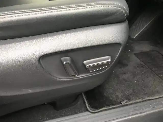 トヨタ グランエース G 富山県 2020(令2)年 2.2万km グレーメタリック 純正8型ディスプレイオーディオ/フルセグTV/両側パワースライドドア/パノラミックビューモニター/ドライブレコーダー/純正12型後席ディスプレイ/レーダークルーズコントロール/クリアランスソナー/セーフティセンス/・衝突被害軽減ブレーキ/・車線逸脱防止支援/・オートマチックハイビーム/・標識認識/ブラインドスポットモニター/デジタルインナーミラー/LEDヘッドランプ/デュアルオートエアコン/木目調/革巻きコンビステアリング/純正OPブラック革シート/前席パワーシート/シートヒーター/2列目エグゼクティブパワーシート/2列目パワーリクライニング/オットマン/2列目シートヒーター/3列目リラックスキャプテンシート/純正17インチアルミホイール/スマートキー/プッシュエンジンスタート/禁煙車