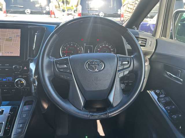 トヨタ アルファード S タイプゴールド 愛知県 2020(令2)年 4.9万km ホワイトパールクリスタルシャイン トヨタセーフティセンス/純正9型ディスプレイオーディオナビ/フリップダウンモニター/両側パワースライドドア/レーダークルーズコントロール/バックカメラ/電動リアゲート/コーナーセンサー/純正アルミホイール/ブラインドスポットモニター/LEDヘッドライト/インテリジェントミラー/リアオートエアコン/オートマチックハイビーム/ドライブレコーダー/ETC/衝突軽減システム/フルセグ/CD DVD/Bluetooth/ステアリングスイッチ/スマートキー/プッシュスタート