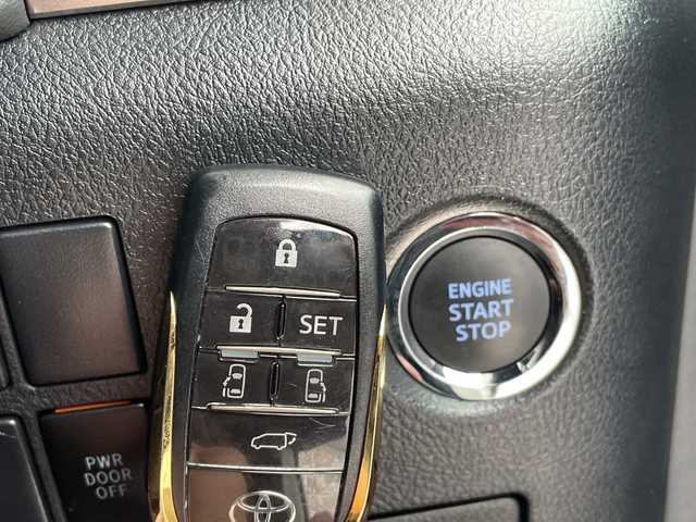 トヨタ アルファード S タイプゴールド 愛知県 2020(令2)年 4.9万km ホワイトパールクリスタルシャイン トヨタセーフティセンス/純正9型ディスプレイオーディオナビ/フリップダウンモニター/両側パワースライドドア/レーダークルーズコントロール/バックカメラ/電動リアゲート/コーナーセンサー/純正アルミホイール/ブラインドスポットモニター/LEDヘッドライト/インテリジェントミラー/リアオートエアコン/オートマチックハイビーム/ドライブレコーダー/ETC/衝突軽減システム/フルセグ/CD DVD/Bluetooth/ステアリングスイッチ/スマートキー/プッシュスタート