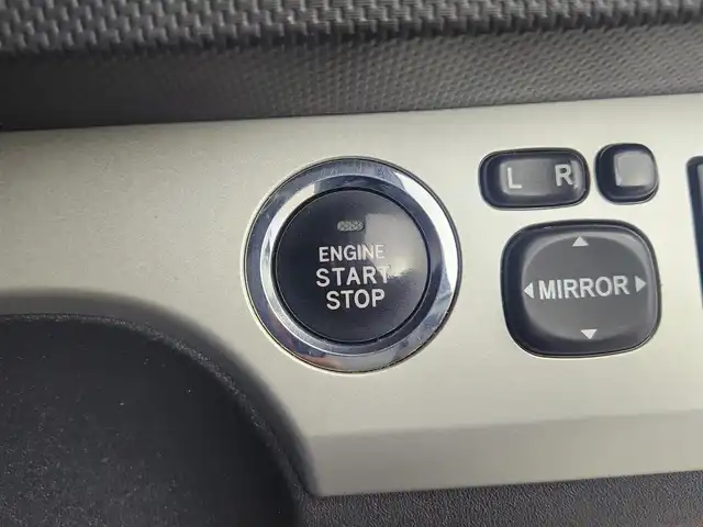 トヨタ カローラ ルミオン 1．5G 愛知県 2009(平21)年 12.7万km ブラックマイカ ・ワンオーナー/・純正CD AM FMオーディオ/・ヘッドライトレベライザー/・シートリフター/・ウィンカーミラー/・純正フロアマット/・純正ドアバイザー/・ツイータ/・オートエアコン/・保証書/・取扱説明書/・電動格納ミラー