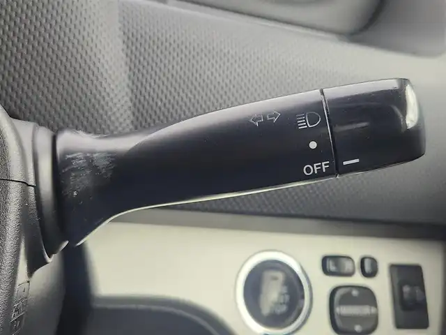 トヨタ カローラ ルミオン 1．5G 愛知県 2009(平21)年 12.7万km ブラックマイカ ・ワンオーナー/・純正CD AM FMオーディオ/・ヘッドライトレベライザー/・シートリフター/・ウィンカーミラー/・純正フロアマット/・純正ドアバイザー/・ツイータ/・オートエアコン/・保証書/・取扱説明書/・電動格納ミラー