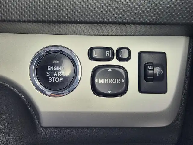 トヨタ カローラ ルミオン 1．5G 愛知県 2009(平21)年 12.7万km ブラックマイカ ・ワンオーナー/・純正CD AM FMオーディオ/・ヘッドライトレベライザー/・シートリフター/・ウィンカーミラー/・純正フロアマット/・純正ドアバイザー/・ツイータ/・オートエアコン/・保証書/・取扱説明書/・電動格納ミラー