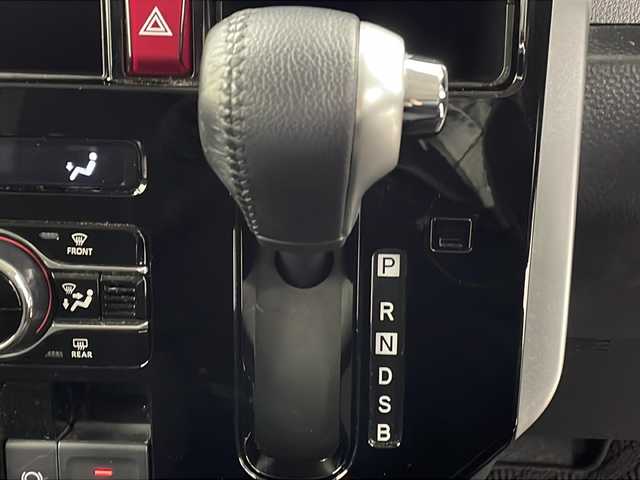 トヨタ ルーミー カスタムG 大阪府 2022(令4)年 3.9万km パールホワイトⅢ 純正9インチナビ/【BT/フルセグTV/DVD]/全方位カメラ/ETC/両側パワースライドドア/衝突被害軽減システム/レーンキープアシスト/クルーズコントロール追従/コーナーセンサー前後/アイドリングストップ/オートライト/HOLD/サンシェード/純正14インチAW/純正フロアマット/スペアキー