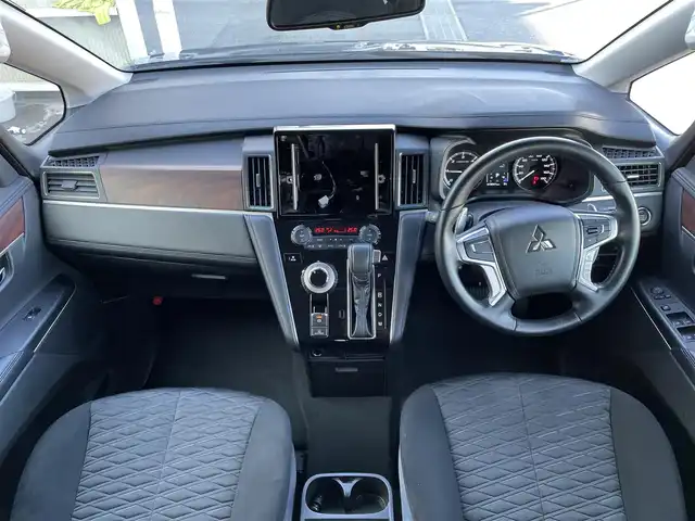 三菱 デリカＤ：５ 東京都 2023(令5)年 1.9万km グレー ワンオーナー　/電動オートステップ　/両側パワースライドドア /LEDヘッドライト /パワーテールゲート /D席パワーシート /前席シートヒーター /ステアリングヒーター　/プッシュエンジンスタート /スマートキー