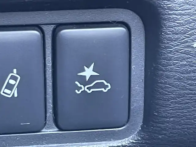 三菱 デリカＤ：５ 東京都 2023(令5)年 1.9万km グレー ワンオーナー　/電動オートステップ　/両側パワースライドドア /LEDヘッドライト /パワーテールゲート /D席パワーシート /前席シートヒーター /ステアリングヒーター　/プッシュエンジンスタート /スマートキー