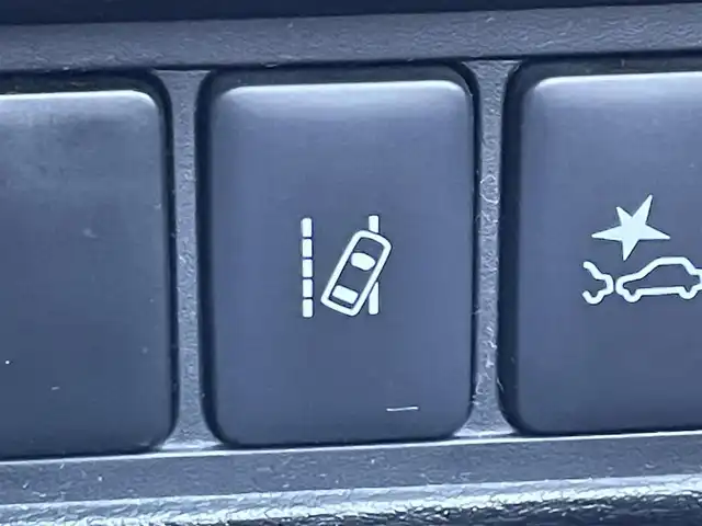 三菱 デリカＤ：５ 東京都 2023(令5)年 1.9万km グレー ワンオーナー　/電動オートステップ　/両側パワースライドドア /LEDヘッドライト /パワーテールゲート /D席パワーシート /前席シートヒーター /ステアリングヒーター　/プッシュエンジンスタート /スマートキー