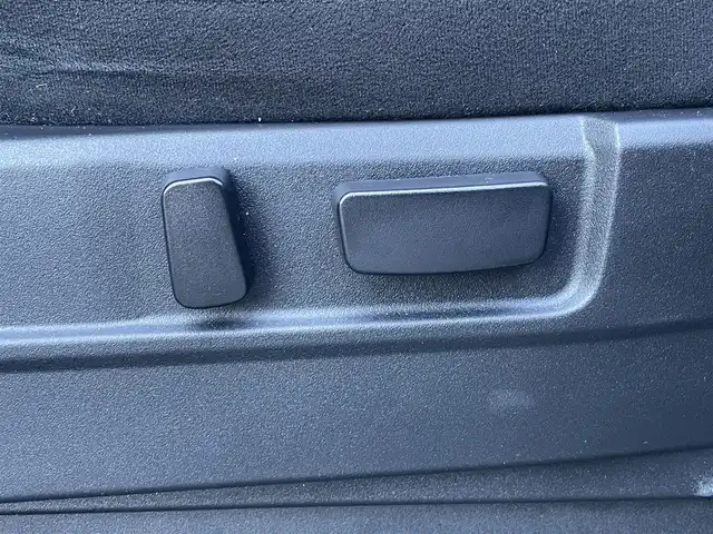 三菱 デリカＤ：５ 東京都 2023(令5)年 1.9万km グレー ワンオーナー　/電動オートステップ　/両側パワースライドドア /LEDヘッドライト /パワーテールゲート /D席パワーシート /前席シートヒーター /ステアリングヒーター　/プッシュエンジンスタート /スマートキー