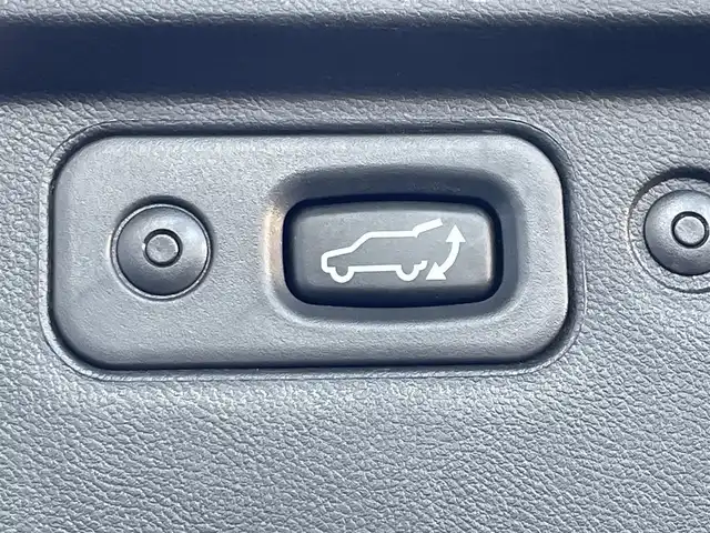 三菱 デリカＤ：５ 東京都 2023(令5)年 1.9万km グレー ワンオーナー　/電動オートステップ　/両側パワースライドドア /LEDヘッドライト /パワーテールゲート /D席パワーシート /前席シートヒーター /ステアリングヒーター　/プッシュエンジンスタート /スマートキー