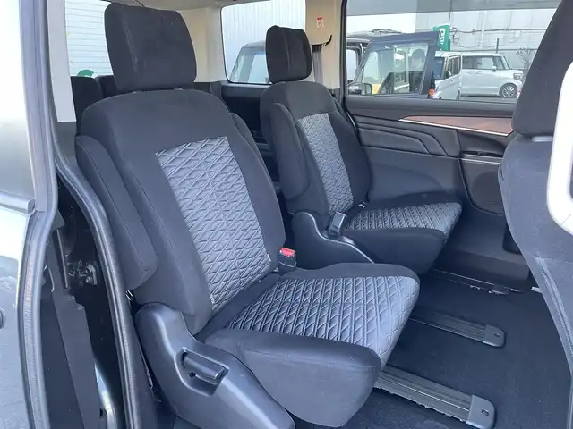 三菱 デリカＤ：５ 東京都 2023(令5)年 1.9万km グレー ワンオーナー　/電動オートステップ　/両側パワースライドドア /LEDヘッドライト /パワーテールゲート /D席パワーシート /前席シートヒーター /ステアリングヒーター　/プッシュエンジンスタート /スマートキー