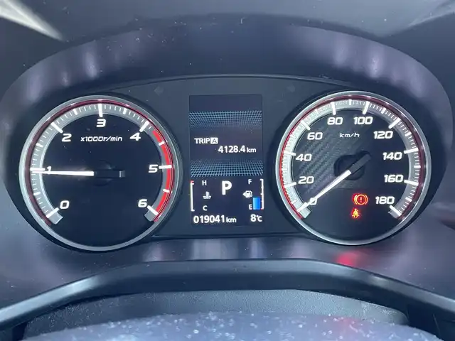 三菱 デリカＤ：５ 東京都 2023(令5)年 1.9万km グレー ワンオーナー　/電動オートステップ　/両側パワースライドドア /LEDヘッドライト /パワーテールゲート /D席パワーシート /前席シートヒーター /ステアリングヒーター　/プッシュエンジンスタート /スマートキー