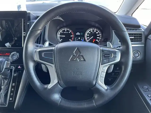 三菱 デリカＤ：５ 東京都 2023(令5)年 1.9万km グレー ワンオーナー　/電動オートステップ　/両側パワースライドドア /LEDヘッドライト /パワーテールゲート /D席パワーシート /前席シートヒーター /ステアリングヒーター　/プッシュエンジンスタート /スマートキー