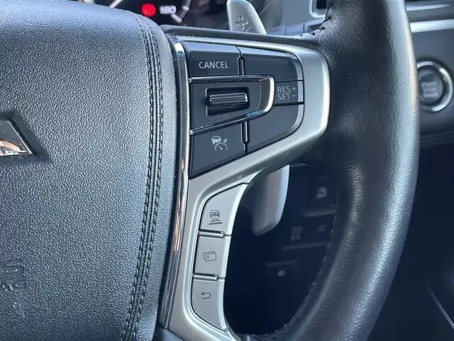 三菱 デリカＤ：５ 東京都 2023(令5)年 1.9万km グレー ワンオーナー　/電動オートステップ　/両側パワースライドドア /LEDヘッドライト /パワーテールゲート /D席パワーシート /前席シートヒーター /ステアリングヒーター　/プッシュエンジンスタート /スマートキー