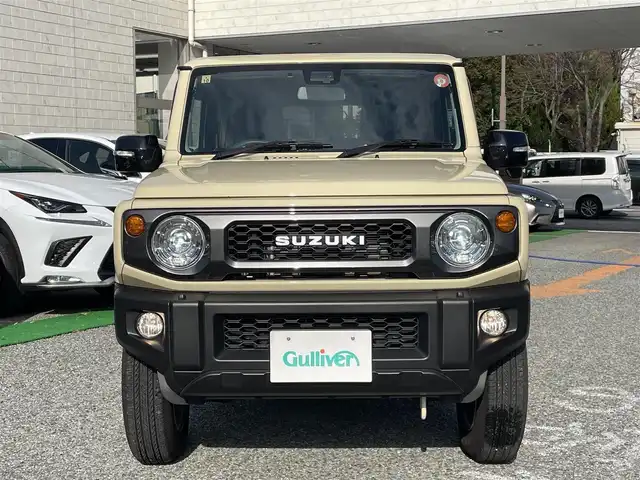 スズキ ジムニー XC 兵庫県 2023(令5)年 2万km シフォンアイボリーM /純正8インチメモリーナビ（CN-HZ885）//地デジ/DVD/BT//ステアリングリモコン//ビルトインETC//オートLEDヘッドランプ//スマートキー//前席シートヒーター//クルーズコントロール//R6/7年ディーラー点検記録簿//デュアルセンサーブレーキサポート//車線逸脱警報//標識認識機能//ハイビームアシスト