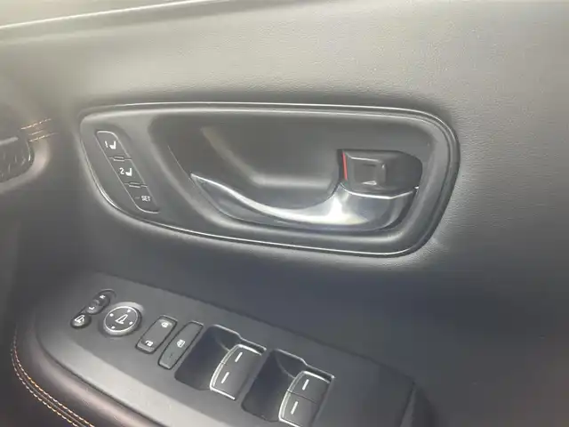 ホンダ ＺＲ－Ｖ ハイブリッド e:HEV Z 三重県 2024(令6)年 3万km アーバンチタニウムメタリック ホンダコネクトディスプレイ（ナビゲーション）/BOSEプレミアムサウンドシステム/マルチビューカメラシステム/ホンダセンシング（安全運転支援システム）/LEDヘッドランプ/アクティブコーナリングライト/ボディ同色電動オート格納ドアミラー/リアスポイラー/225/55R18タイヤ/　＊18インチアルミホイール/フレームレス自動防眩ルームミラー/革巻ステアリングホイール/プラズマクラスター付左右独立温度調整オートエアコン/革シート/パワーシート（運転席/助手席）/シートヒーター（運転席/助手席）/スマートシステム/ハンズフリーパワーバックドア/プッシュスタート