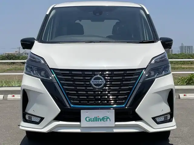 日産 セレナ e－パワー HWS V アーバンクロム 佐賀県 2022(令4)年 4.5万km ブリリアントホワイトパール 純正10インチナビ/・フルセグTV/CD/DVD/USB/HDMI/インテリジェントルームミラー/アラウンドビューモニター/両側パワースライドドア/前方ドライブレコーダー/ビルトインETC/電子パーキングブレーキ/AUTO HOLD機能/後席用サイドサンシェード/革巻きステアリング/ステアリングリモコン/ウィンカーミラー/純正LEDヘッドライト/純正LEDフォグライト/純正1６インチアルミ/純正ドアバイザ―/プロパイロット/・ビーグルダイナミクスコントロール/・インテリジェントクルーズコントロール/・レーンディパーチャーワーニング/・ブラインドスポットワーニング/・エマージェンシーブレーキ/・クリアランスソナー/・標識認識機能/新車時保証書