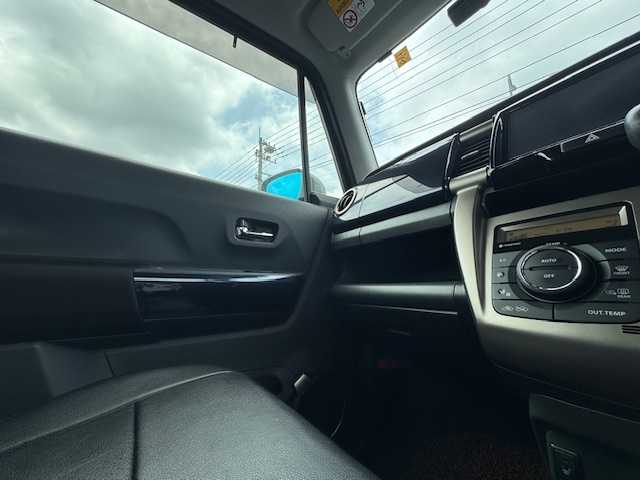 スズキ ハスラー Jスタイル Ⅲ ターボ 静岡県 2018(平30)年 4.5万km ブレイブカーキパール/スチールシルバー ●純正ナビ/(フルセグ/CD/DVD/Bluetooth)/(CN-RZ83)/●前席シートヒーター/●クルーズコントロール/●衝突被害軽減システム/●レーンキープアシスト/●オートライト/●革巻きステアリング/●ステアリングスイッチ/●ETC/●前後ドライブレコーダー/●電動格納ウィンカーミラー/●スマートキー/●プッシュスタート/●純正フロアマット/●純正１５インチアルミホイール/●ダブルSRS＋ABS