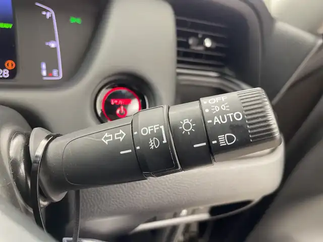 ホンダ フィット e:HEVリュクス 三重県 2021(令3)年 5.4万km プレミアムグラマラスブロンズP 禁煙車/純正9インチナビ/　フルセグTV/CD/DVD/Bluetooth/純正アルミホイール/前席シートヒーター/革巻きステアリング/スマートキー/レーダークルーズコントロール/衝突軽減ブレーキシステムシステム/AAC/ETC/前方ドラレコ/オートライト/プッシュスタート/純正LEDヘッドライト