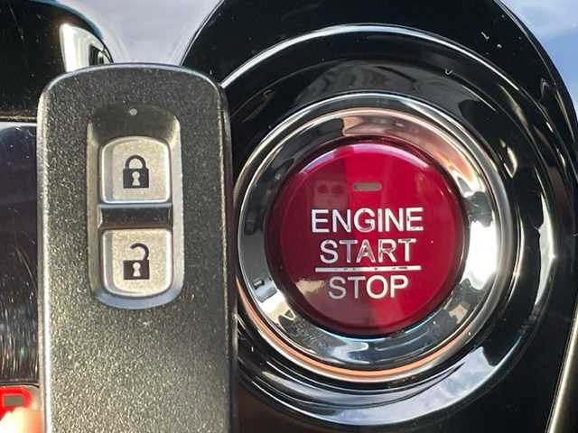 ホンダ Ｎ ＷＧＮ カスタム G SSパッケージ 茨城県 2017(平29)年 8.2万km クリスタルブラックパール 純正ＳＤナビ　/-BT/AM/FM/CD/TV/バックカメラ　/クルーズコントロール　/ＥＴＣ　/シティブレーキアクティブシステム　/アイドリングストップ　/ＬＥＤヘッドライト　/純正フロアマット　/ハーフレザーシート　/カーテンエアバッグ/純正アルミホイール/プッシュスタート/オートライト/スペアキー/パワーウィンドウ
