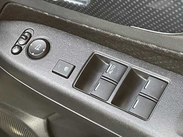 ホンダ Ｎ ＷＧＮ カスタム G SSパッケージ 茨城県 2017(平29)年 8.2万km クリスタルブラックパール 純正ＳＤナビ　/-BT/AM/FM/CD/TV/バックカメラ　/クルーズコントロール　/ＥＴＣ　/シティブレーキアクティブシステム　/アイドリングストップ　/ＬＥＤヘッドライト　/純正フロアマット　/ハーフレザーシート　/カーテンエアバッグ/純正アルミホイール/プッシュスタート/オートライト/スペアキー/パワーウィンドウ