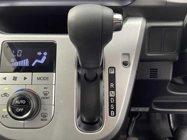ダイハツ キャスト アクティバ G SAⅡ 愛知県 2017(平29)年 4.2万km スプラッシュブルーM /禁煙車//純正ナビ【NMZK-W67D】//フルセグTV・Bluetooth//バックカメラ//ETC//LEDヘッドライト//オートライト//純正15インチアルミホイール//衝突被害軽減ブレーキ//アイドリングストップ//横滑り防止//イモビライザー//ファブリックシート//ベンチシート//革巻きステアリングホイール//ステアリングスイッチ//電動格納ミラー//純正フロアマット//純正バイザー//スペアキー1本//保証書//取扱説明書