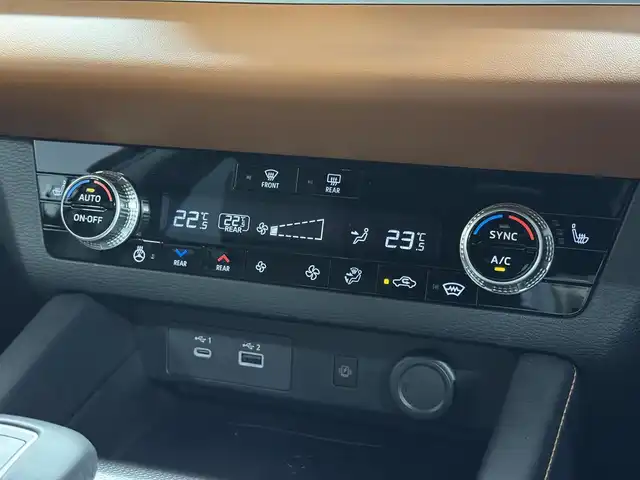 三菱 アウトランダー ＰＨＥＶ P 三重県 2022(令4)年 0.6万km アメジストブラック プラグインハイブリッド/4WD/フロアCVT/9インチナビ/（AM/FM/TV/USB/iPod/Bluetooth/CarPlay/AndroidAuto）/マルチアラウンドモニター（移動物検知機能付）/BOSEプレミアムサウンドシステム（9スピーカー）/ビルトイン ETC2.0/e-Assist/・衝突被害軽減ブレーキ（FCM）/・踏み間違い衝突防止アシスト（EAPM）/・車線逸脱警報（LDW）＆逸脱防止支援（LDP）/・ふらつき警報（DAA）/・前方衝突予測警報（PFCW）/・MI-PILOT（レーダークルコン）/・標識認識システム（TSR）/・後側方衝突被害防止支援システム（ABSA）/・後側方車両検知警報（レーンチェンジアシスト機能付）（BSW/LCA）/・後退時車両検知警報（RCTA）/●パーキングセンサー/●ヒルディセントコントロール/など/装備/・セミアニリン本革シート（ブラック×サドルタン）/・シートヒーター（D/N/2nd左右）/・10wayメモリーパワーシート（D/N）/・HUD/・パワーバックドア/・左右＆後席独立オートエアコン/・100V AC電源（1500W）/・V2H用 DC電源（10kW）/・アダプティブLEDヘッドライト（ALH）/・ワイヤレス充電器/・20AW/など