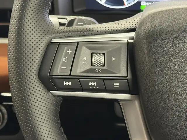 三菱 アウトランダー ＰＨＥＶ P 三重県 2022(令4)年 0.6万km アメジストブラック プラグインハイブリッド/4WD/フロアCVT/9インチナビ/（AM/FM/TV/USB/iPod/Bluetooth/CarPlay/AndroidAuto）/マルチアラウンドモニター（移動物検知機能付）/BOSEプレミアムサウンドシステム（9スピーカー）/ビルトイン ETC2.0/e-Assist/・衝突被害軽減ブレーキ（FCM）/・踏み間違い衝突防止アシスト（EAPM）/・車線逸脱警報（LDW）＆逸脱防止支援（LDP）/・ふらつき警報（DAA）/・前方衝突予測警報（PFCW）/・MI-PILOT（レーダークルコン）/・標識認識システム（TSR）/・後側方衝突被害防止支援システム（ABSA）/・後側方車両検知警報（レーンチェンジアシスト機能付）（BSW/LCA）/・後退時車両検知警報（RCTA）/●パーキングセンサー/●ヒルディセントコントロール/など/装備/・セミアニリン本革シート（ブラック×サドルタン）/・シートヒーター（D/N/2nd左右）/・10wayメモリーパワーシート（D/N）/・HUD/・パワーバックドア/・左右＆後席独立オートエアコン/・100V AC電源（1500W）/・V2H用 DC電源（10kW）/・アダプティブLEDヘッドライト（ALH）/・ワイヤレス充電器/・20AW/など
