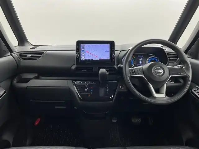 日産 ルークス HWS X アーバンクロム 群馬県 2021(令3)年 2.8万km スパークリングレッド/ブラック 純正９インチナビ/フルセグTV/CD/DVD/Bluetooth/AM/FM/アラウンドビューモニター/AAC/ステアリングリモコン/ハンズフリースライドドア開閉/オートライト/１４インチアルミホイール/純正ドライブレコーダー/純正フロアマット/前後コーナーセンサー/プッシュスタート/スマートキー/禁煙車