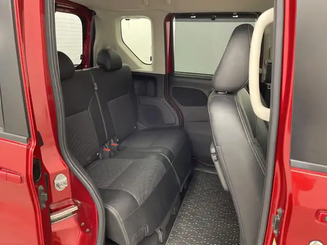 日産 ルークス HWS X アーバンクロム 群馬県 2021(令3)年 2.8万km スパークリングレッド/ブラック 純正９インチナビ/フルセグTV/CD/DVD/Bluetooth/AM/FM/アラウンドビューモニター/AAC/ステアリングリモコン/ハンズフリースライドドア開閉/オートライト/１４インチアルミホイール/純正ドライブレコーダー/純正フロアマット/前後コーナーセンサー/プッシュスタート/スマートキー/禁煙車