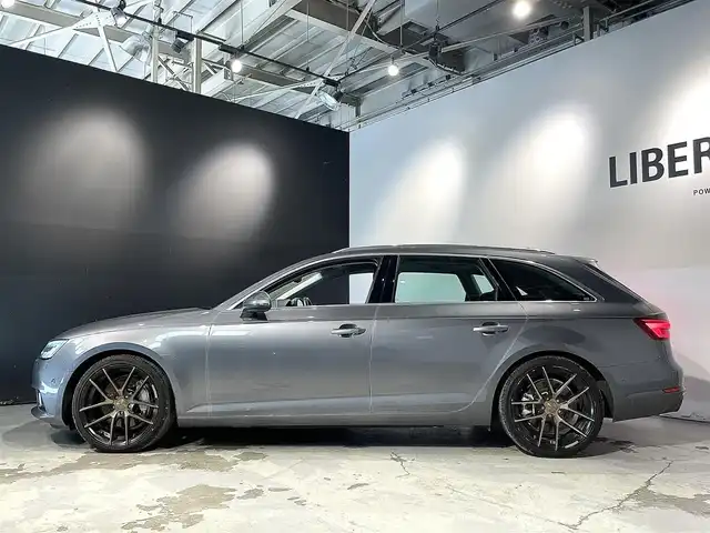 アウディ Ａ４ 2．0 TFSI クワトロ 道央・札幌 2018(平30)年 6万km グレー マトリクスLEDヘッドライトpkg/・マトリクスLEDヘッドライト/・LEDリアコンビネーションライト/・LEDインテリアライティング/・ヘッドライトウォッシャー/ACC/バックカメラ/フロントカメラ/黒革シート/パワーシート（D/N）/シートヒーター（D/N）/社外１９インチAW/メモリナビ/フルセグTV/パワーテールゲート/ドライブレコーダー（フロント）/アドバンストキーシステム/レインセンサー/ハンズフリー（Bluetooth）/ETC