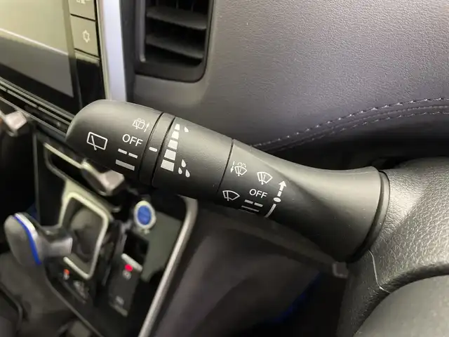 日産 セレナ e－パワー ハイウェイスター V 鹿児島県 2020(令2)年 3.9万km ブリリアントホワイトパール 純正9インチナビ/（AM/FM/CD/DVD/Bluetooth)/フルセグTV/アラウンドビューモニター/フリップダウンモニター/プロパイロット/両側パワースライドドア/ハンズフリーオートスライド/前席シートヒーター/ステアリングヒーター/ステアリングリモコン/横滑り防止/衝突被害軽減ブレーキ/クルーズコントロール/レーンキープアシスト/オートライト/前後コーナーセンサー/LEDヘッドライト/フォグランプ/フロアマット/純正15インチアルミ/プッシュスタート