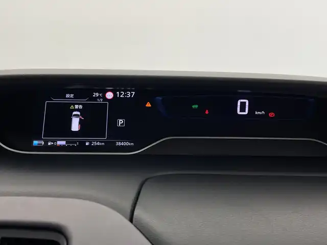 日産 セレナ e－パワー ハイウェイスター V 鹿児島県 2020(令2)年 3.9万km ブリリアントホワイトパール 純正9インチナビ/（AM/FM/CD/DVD/Bluetooth)/フルセグTV/アラウンドビューモニター/フリップダウンモニター/プロパイロット/両側パワースライドドア/ハンズフリーオートスライド/前席シートヒーター/ステアリングヒーター/ステアリングリモコン/横滑り防止/衝突被害軽減ブレーキ/クルーズコントロール/レーンキープアシスト/オートライト/前後コーナーセンサー/LEDヘッドライト/フォグランプ/フロアマット/純正15インチアルミ/プッシュスタート