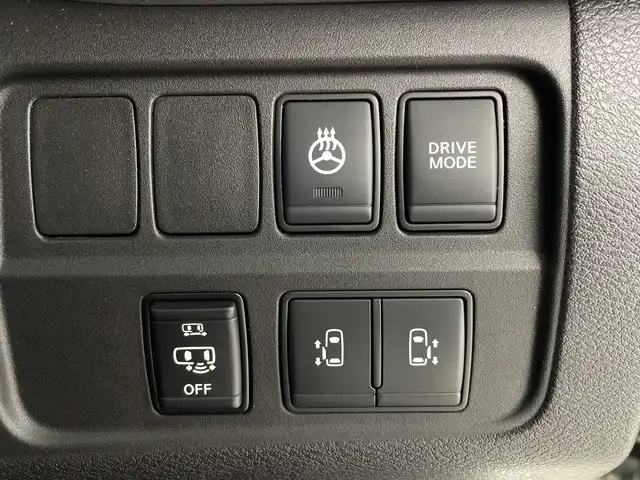 日産 セレナ e－パワー ハイウェイスター V 鹿児島県 2020(令2)年 3.9万km ブリリアントホワイトパール 純正9インチナビ/（AM/FM/CD/DVD/Bluetooth)/フルセグTV/アラウンドビューモニター/フリップダウンモニター/プロパイロット/両側パワースライドドア/ハンズフリーオートスライド/前席シートヒーター/ステアリングヒーター/ステアリングリモコン/横滑り防止/衝突被害軽減ブレーキ/クルーズコントロール/レーンキープアシスト/オートライト/前後コーナーセンサー/LEDヘッドライト/フォグランプ/フロアマット/純正15インチアルミ/プッシュスタート