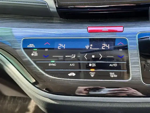 ホンダ オデッセイ ハイブリッド アブソルートセンシングEXパック 宮城県 2016(平28)年 13.1万km ホワイトオーキッドパール Hondaインターナビ＋リンクアップフリー＋ETC車載器（ナビ連動）/マルチビューカメラシステム＋スマートパーキングアシストシステ/＝＝＝/ホンダセンシング/●衝突軽減ブレーキ 〈CMBS〉/●歩行者事故低減ステアリング/●ACC 〈アダプティブ・クルーズ・コントロール〉/●LKAS 〈車線維持支援システム〉/●路外逸脱抑制機能/●誤発進抑制機能/●先行車発進お知らせ機能/●標識認識機能/ブラインドスポットインフォメーション/純正フリップダウンモニター/Hondaインターナビ/【CD/DVD/HDMI/SD/USB/IPOD】/AC100V/1500W/両側パワースライドドア/ハーフレザーシート/運転席パワーシート/WORK18インチアルミホイール/TEIN車高調/TEIN EDFC ACTIVE PRO/LEDヘッドライト/LEDフォグランプ/サンシェード/ステアリングスイッチ/ドアバイザー/純正フロアマット/保証書/取扱説明書/スペアキー/TVキット/純正サスペンション積込